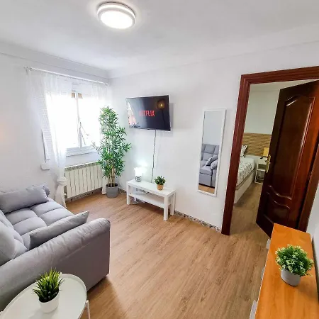 Front Views To El Pilar Comotucasa *