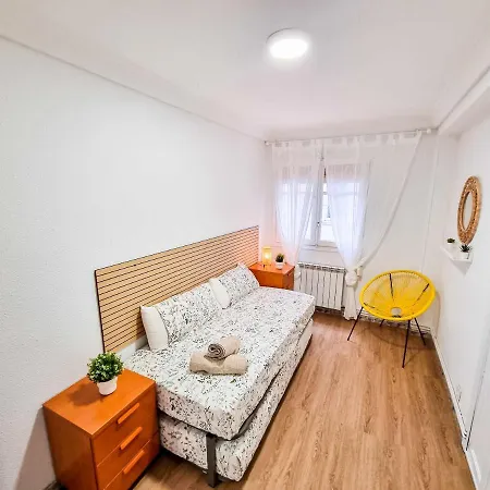 Front Views To El Pilar Comotucasa * سرقسطة