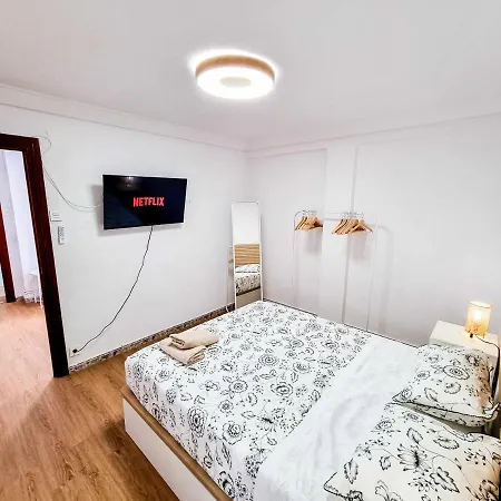 Front Views To El Pilar Comotucasa *