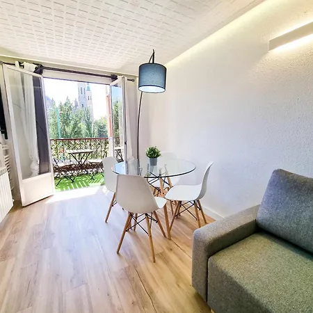 Apartament Front Views To El Pilar Comotucasa