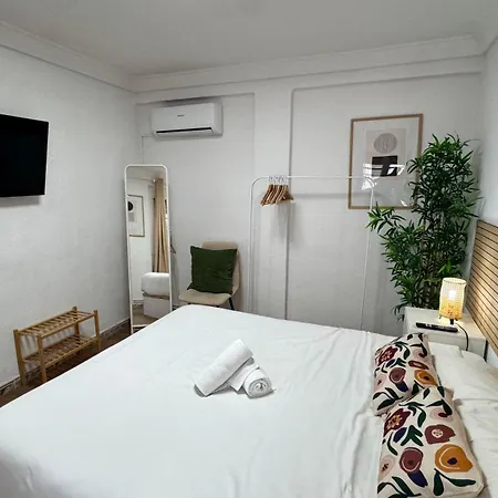 شقة Front Views To El Pilar Comotucasa *