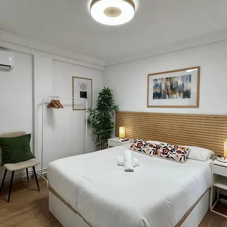 شقة Front Views To El Pilar Comotucasa *