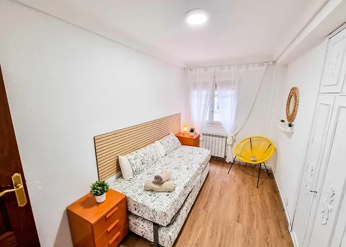 Front Views To El Pilar Comotucasa * Zaragoza