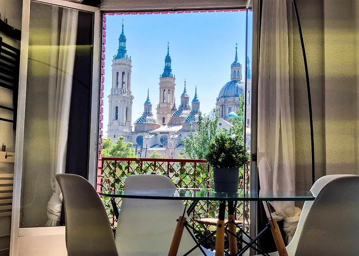 Apartment Front Views To El Pilar Comotucasa *