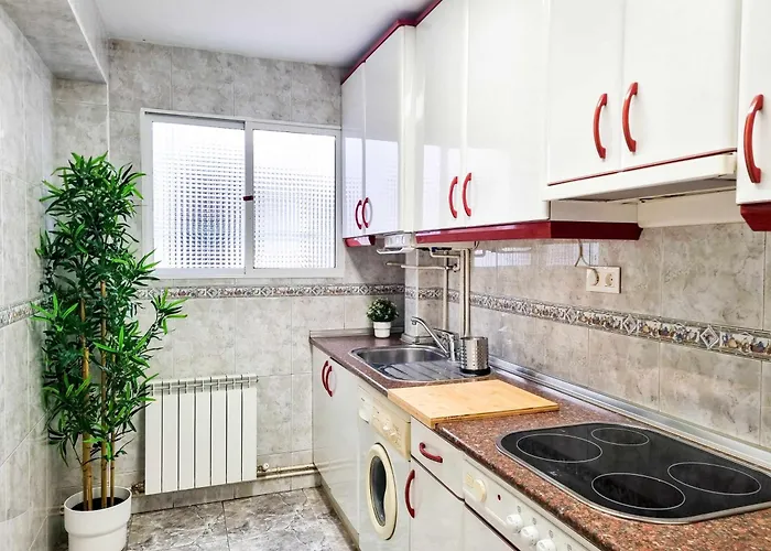 Front Views To El Pilar Comotucasa *