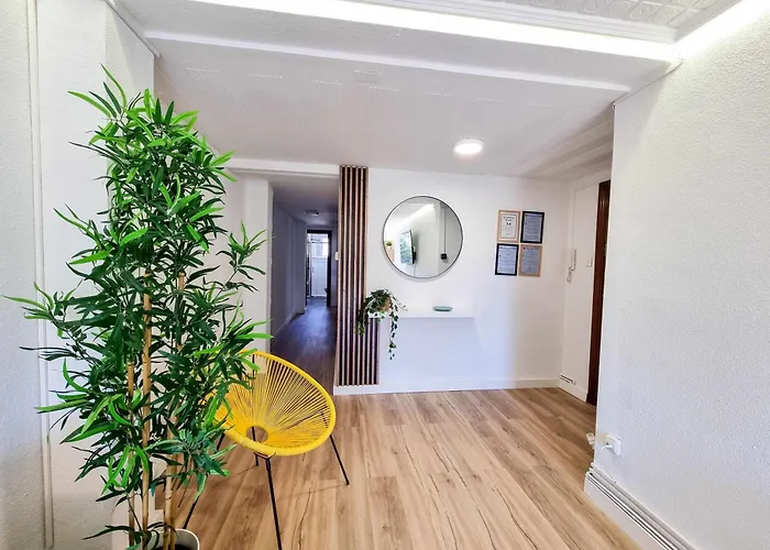 Apartment Front Views To El Pilar Comotucasa *