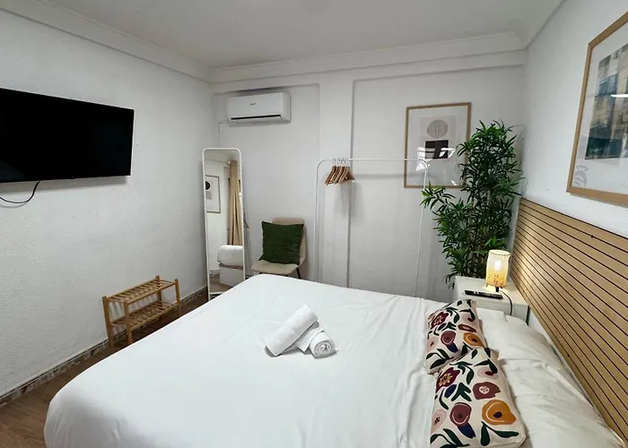 شقة Front Views To El Pilar Comotucasa *