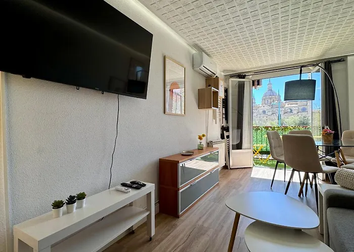 شقة Front Views To El Pilar Comotucasa *